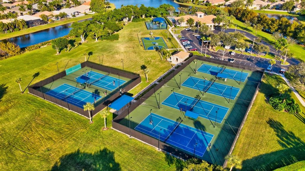 boca falls tennis courts